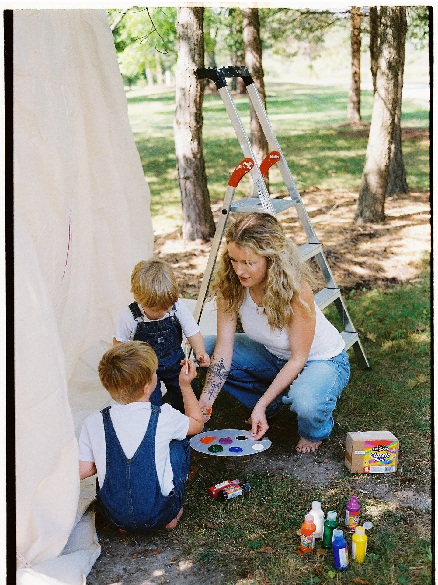On 35mm// Moms really know how to curate a fun time. Tori texted me and said she wanted to set up a canvas for her and her boys to paint on together while I photographed it. It was the cutest session I&rsquo;ve done to date with a mother and her kids