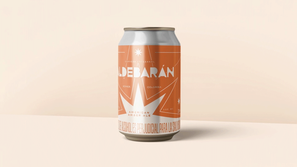 A can ofaldebarán amber ale against a neutral background.