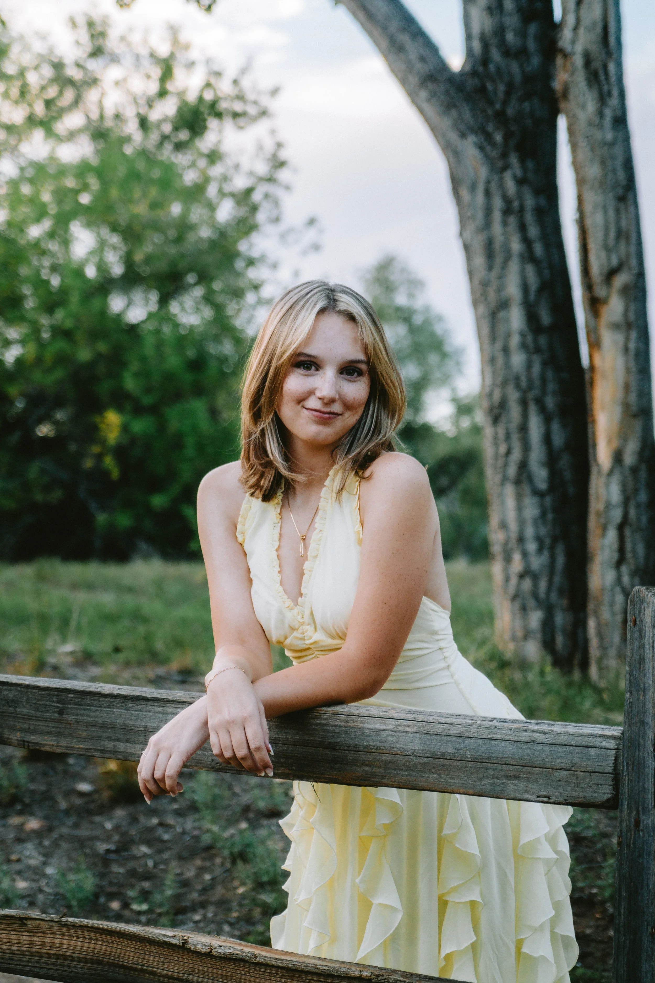 haileypSENIORphotos2026-2337.jpg