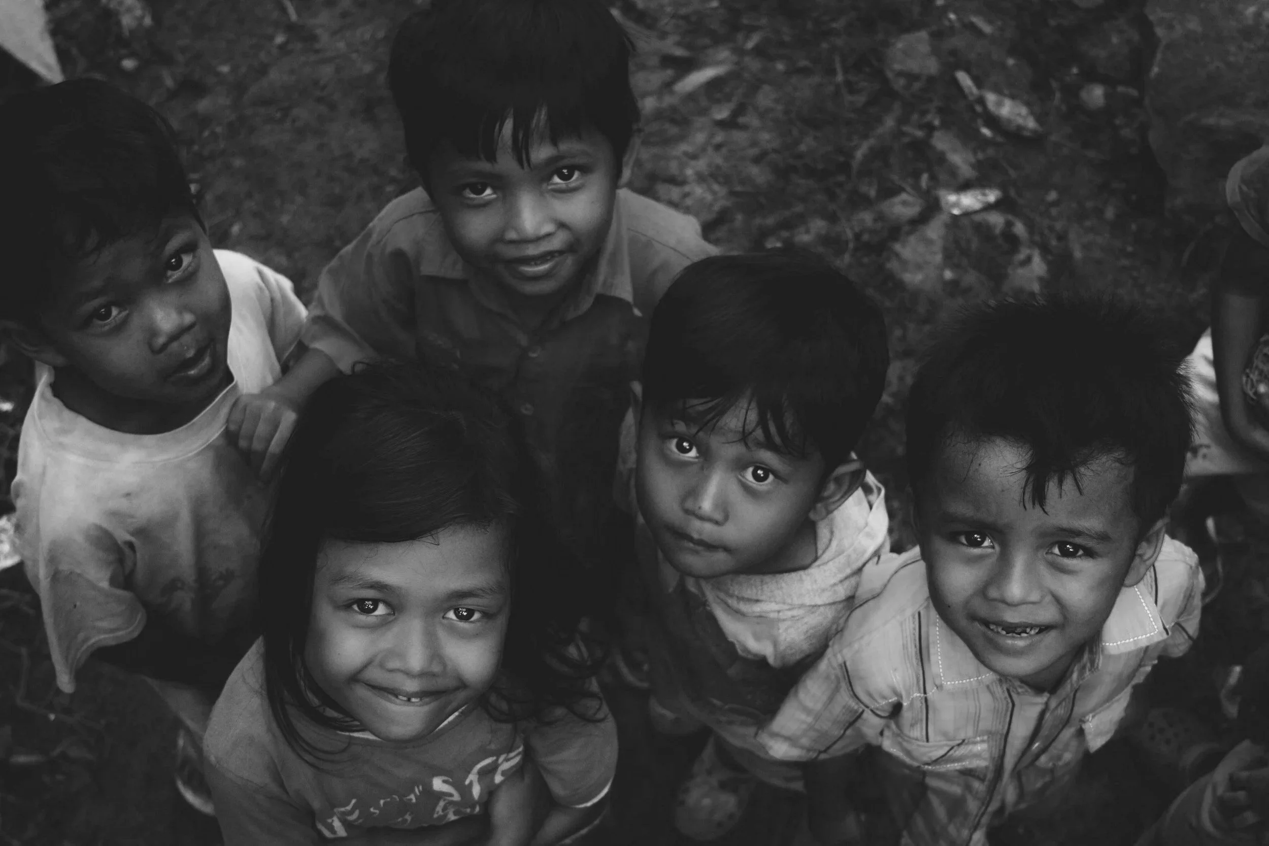 According to UNICEF data, approximately 140 million to 153 million children worldwide are classified as orphans, having lost one (single orphan) or both (double orphan) parents due to all causes.
