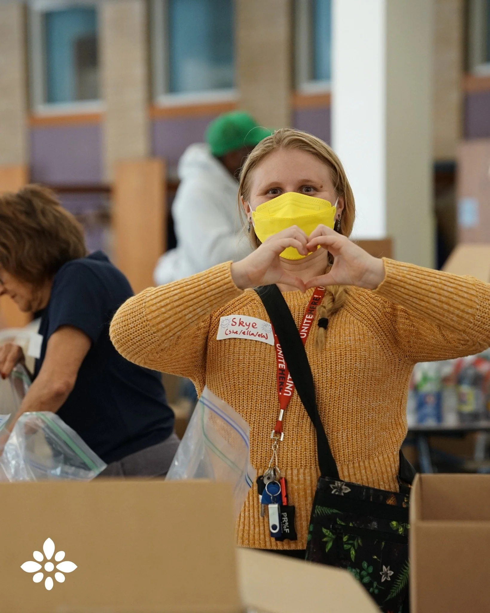 Another amazing volunteer packing event in the books!

This past Saturday, volunteers came together to help prepare AAPI food packs in honor of AAPI Heritage Month. Our incredible team of 17 packed 169 food boxes in under an hour, which will be distr