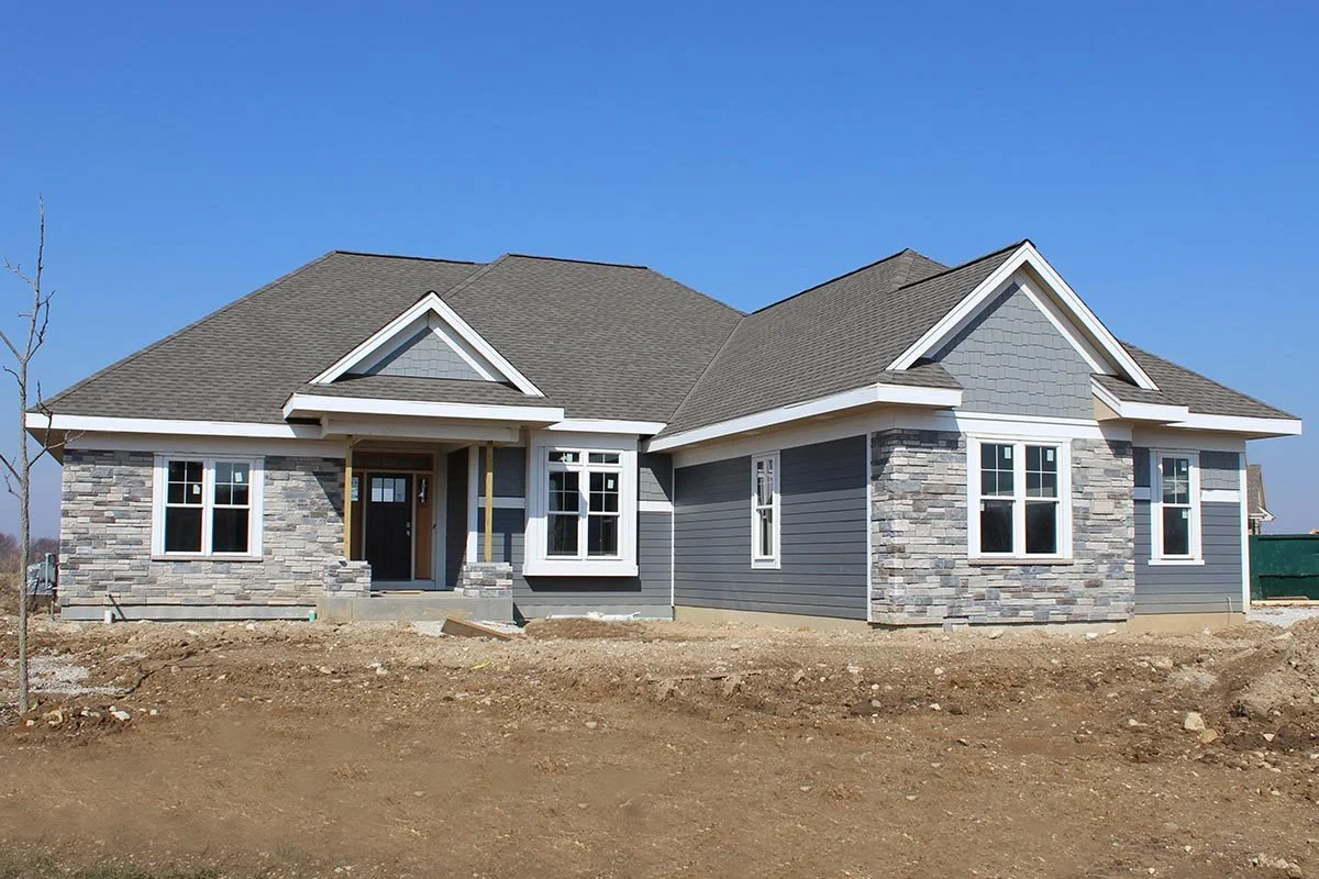 Beautiful-Night-Grey-Siding-for-new-house-BCI-Exteriors_Muskego_Har_01.jpg