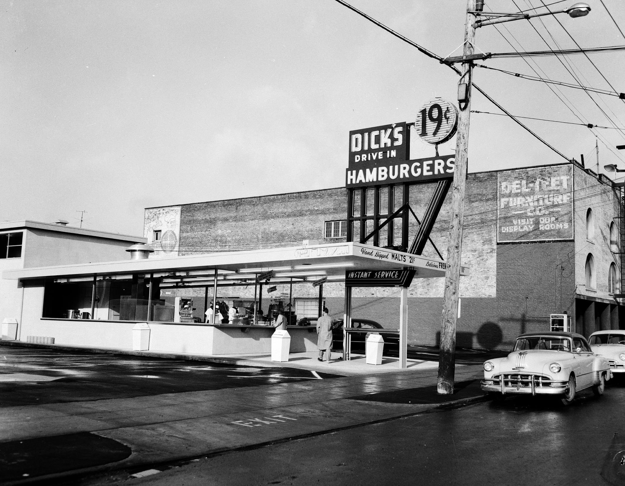 1950s-dicks-drive-In-broadway-capitol-hill-seattle.jpg