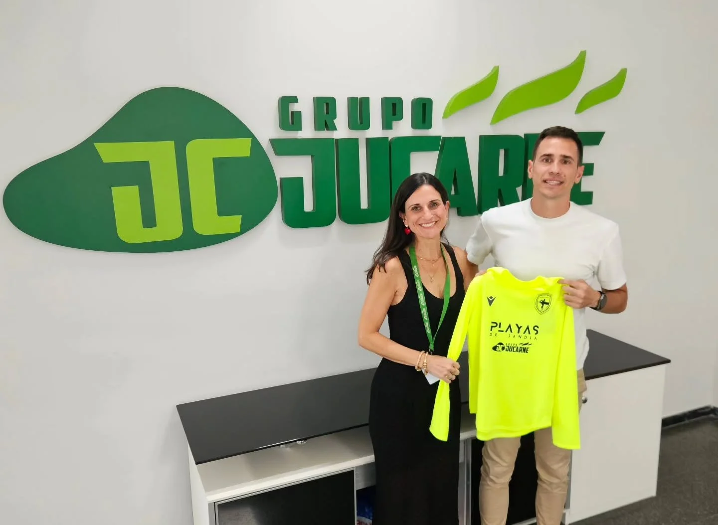 🤝 Jucarne X EAMJ Playas de Jand&iacute;a 🇮🇨💚

​Compromiso con el deporte y con nuestra gente. Nos enorgullece compartir que Jucarne se suma a nuestro proyecto deportivo y social como patrocinador del club.

​Gracias a alianzas como esta, seguimos