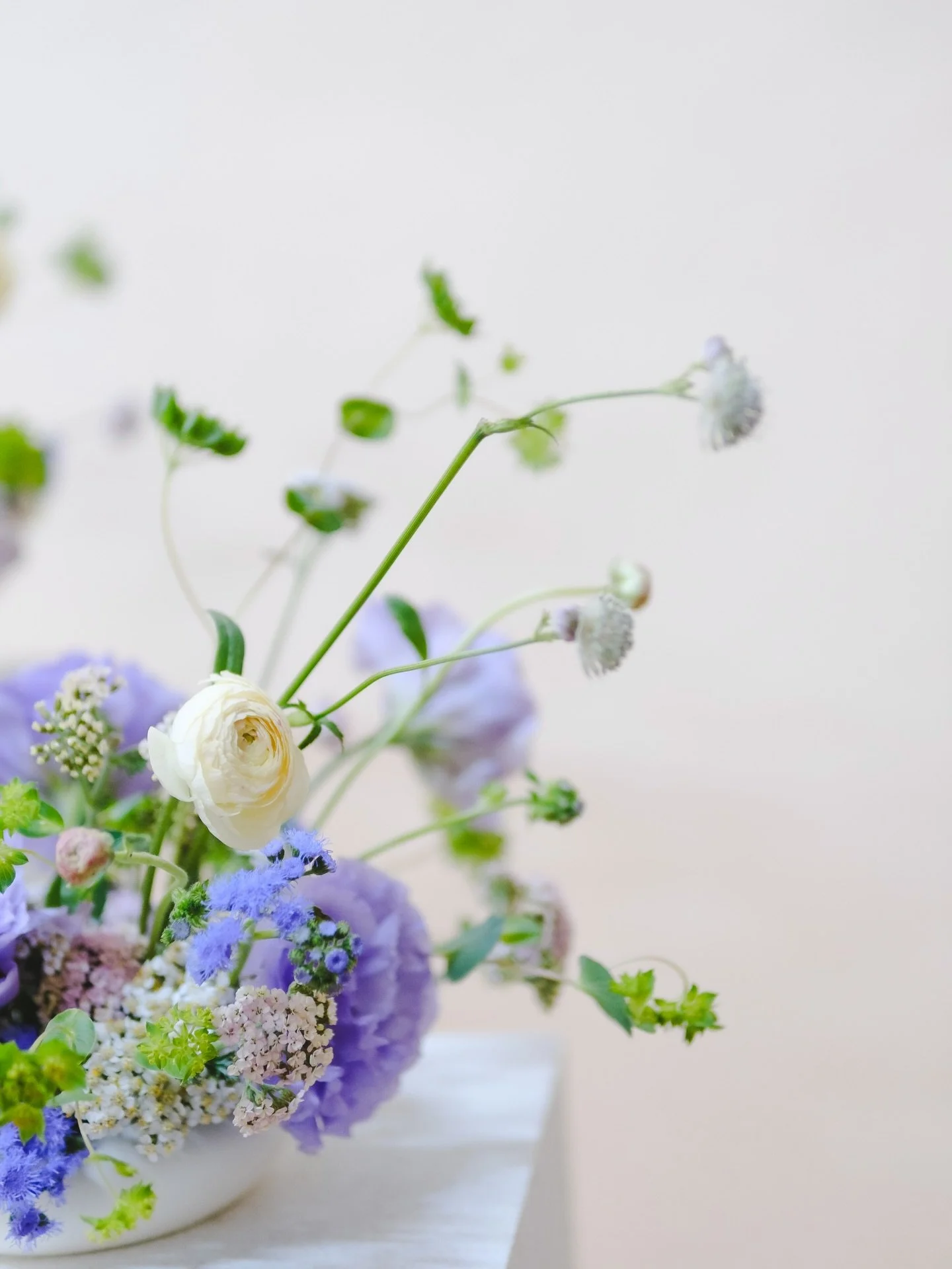 Creado como parte de nuestro workshop, donde cada florista aprende a dise&ntilde;ar con intenci&oacute;n, sensibilidad y t&eacute;cnica.

M&aacute;s que flores, es el resultado de un proceso creativo que transforma ideas en piezas llenas de vida 💐
