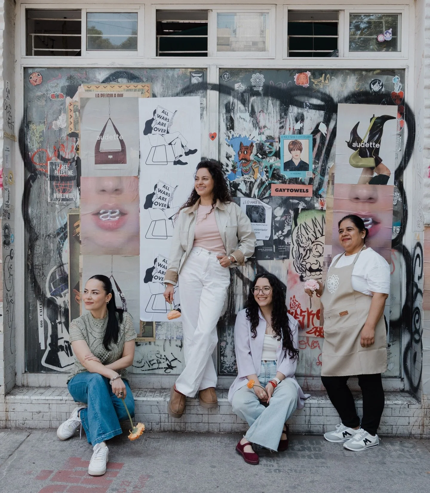 Meet the team: Conoce las manos detr&aacute;s de cada flor🌸✨

En Floral Workshops creemos que cada arreglo cuenta una historia&hellip; y todo empieza con el equipo que lo hace posible.

Hoy te presentamos a quienes hacen que la magia suceda:
✨ Linit