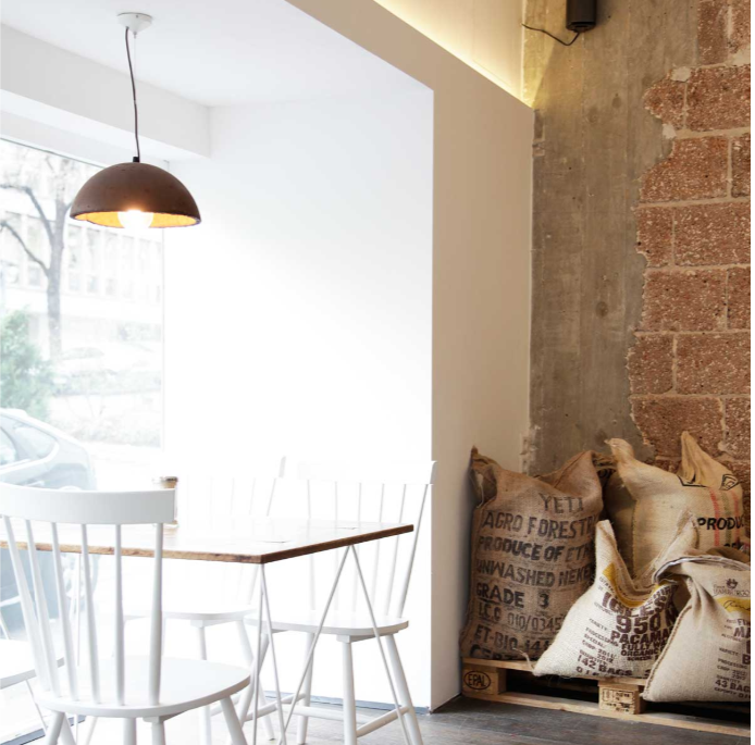 Kamaria Lamp by Decafé.