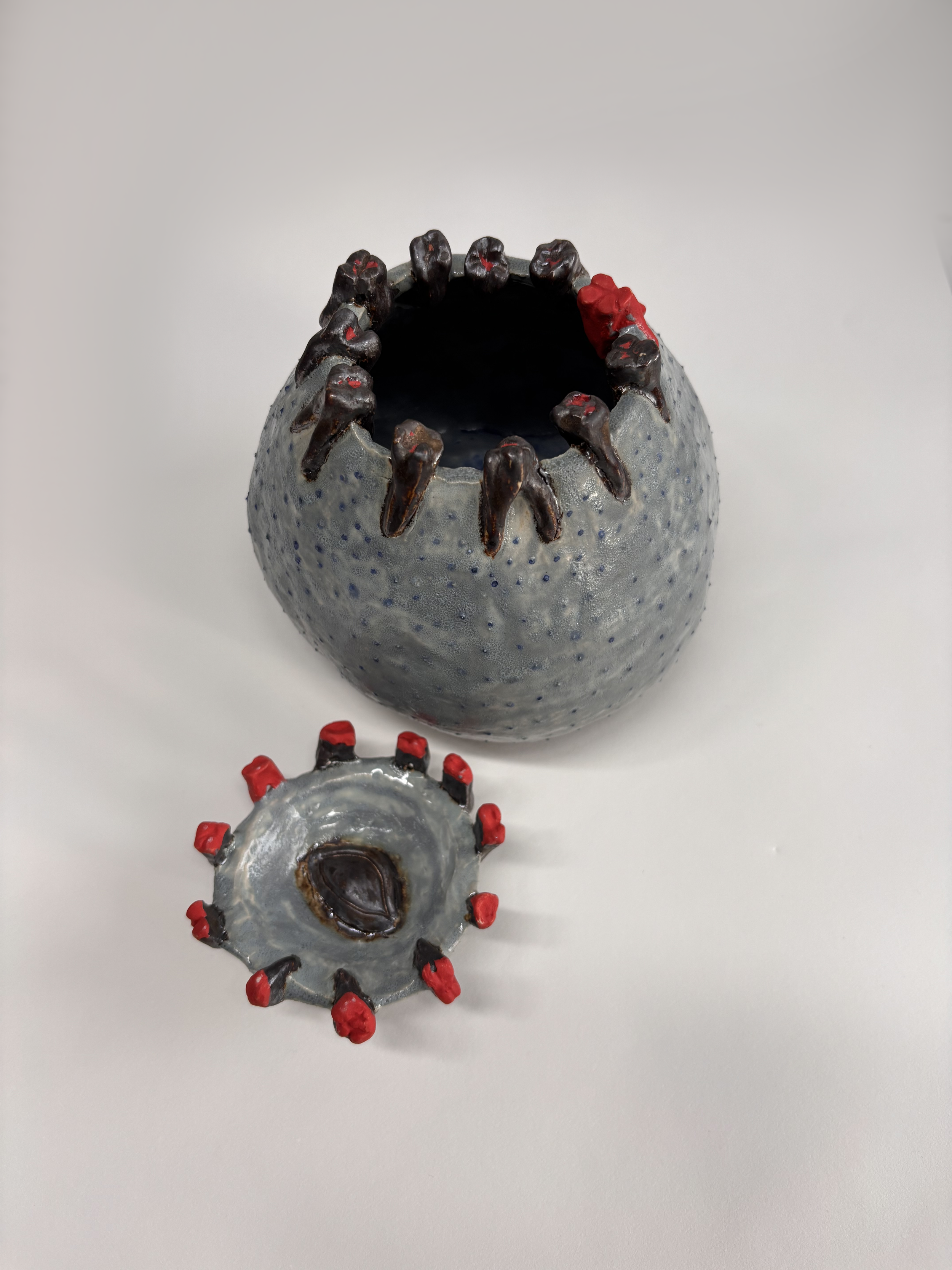 stoneware cookie jar3.PNG