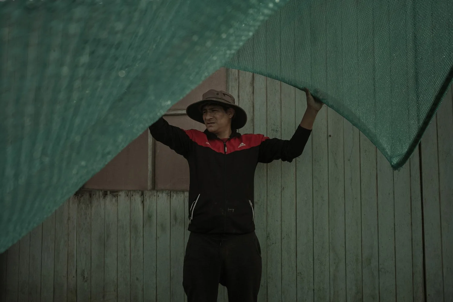 fog-nets-lima-desert-city-water-collection-alessandrocinque-innovative-sustainable-NationalGeographic