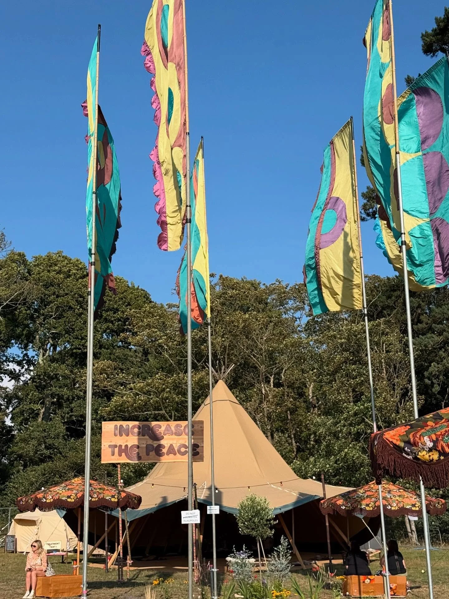 As the dreamers formed, the peace was increased, the waves of love rippled out over the magic fields and core memories were born ❤️

@campbestival thank you for creating such a wonderful experience and container ❤️

@souladventures thank you for invi
