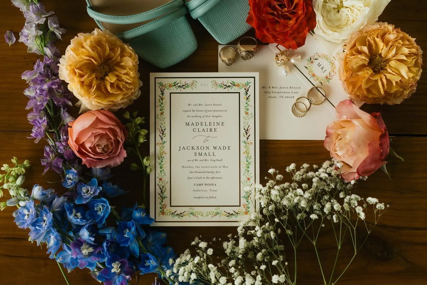 Details in full color 🌺🌻🌸🪻

Photography: @shormancreative 
Planning: @jackquelineray.events 
Venu: @camp.hosea 

#wedding #weddingflowers #details #florals #texaswedding