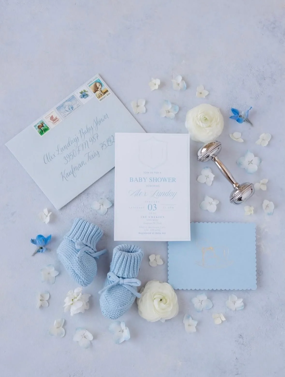 The most perfect momma and baby!!! 

@alexandrialeighlunday 
@alex.jayevents 
@emersonvenue