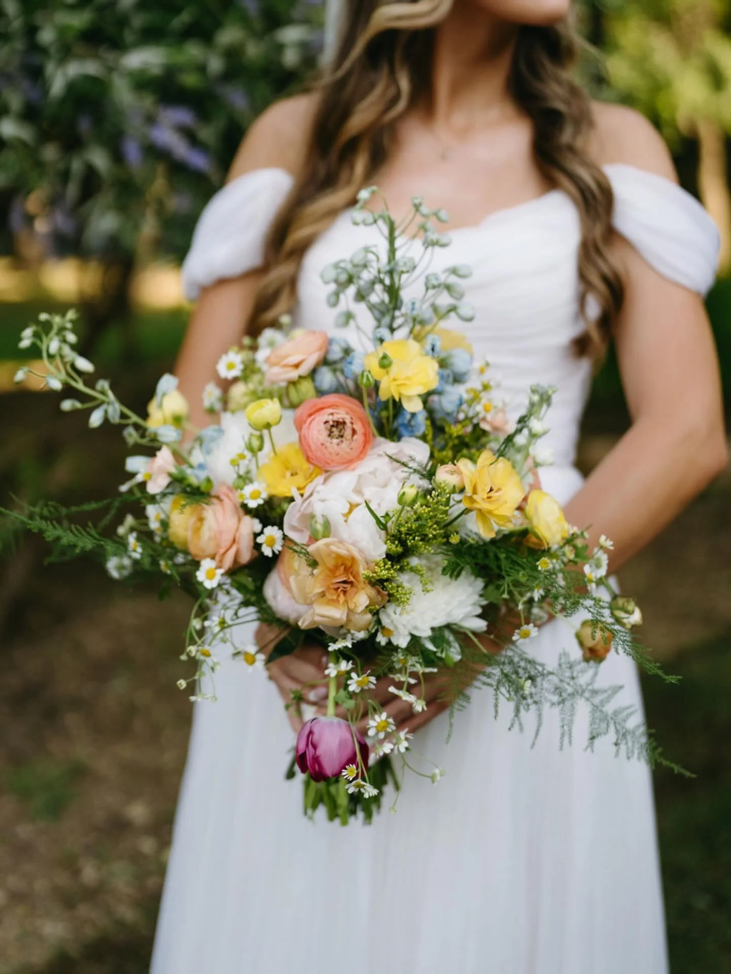 Looking for a florist??? Specifically, one that actually CAN work with a budget??? Yes, flowers are expensive, and to be honest, we wouldn&rsquo;t be doing this if they weren&rsquo;t! We realized that budget-friendly options for flowers were nearly i