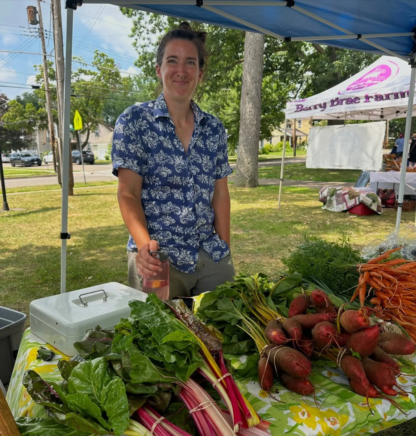 Warmer days are coming soon&hellip;

What are you most looking forward to picking up at this year&rsquo;s market? 🥕🌽🍅

#binghamton #broome #broomecounty #farmersmarket #bingfarmmarket