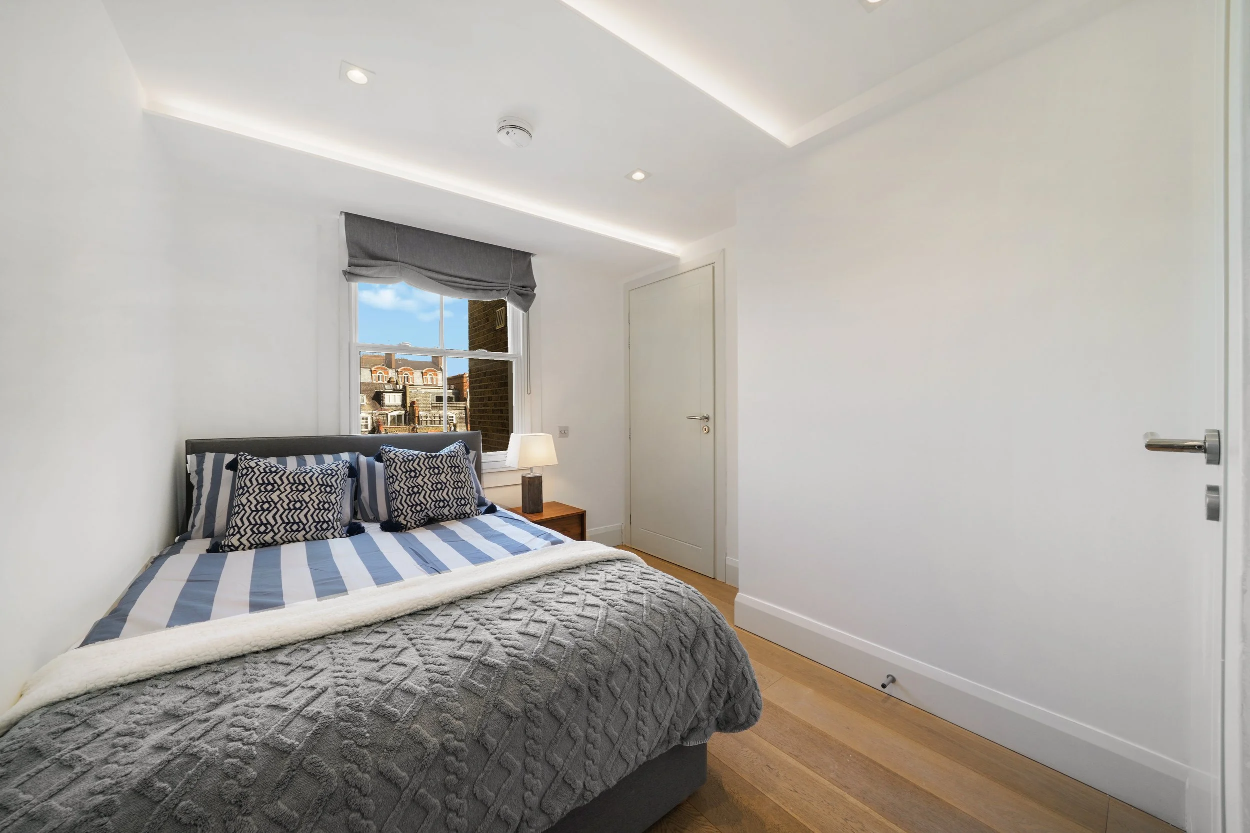 Flat 11, 41 Clanricarde Gardens - cuHuU0NlR0BsVWlZJRzd.jpg