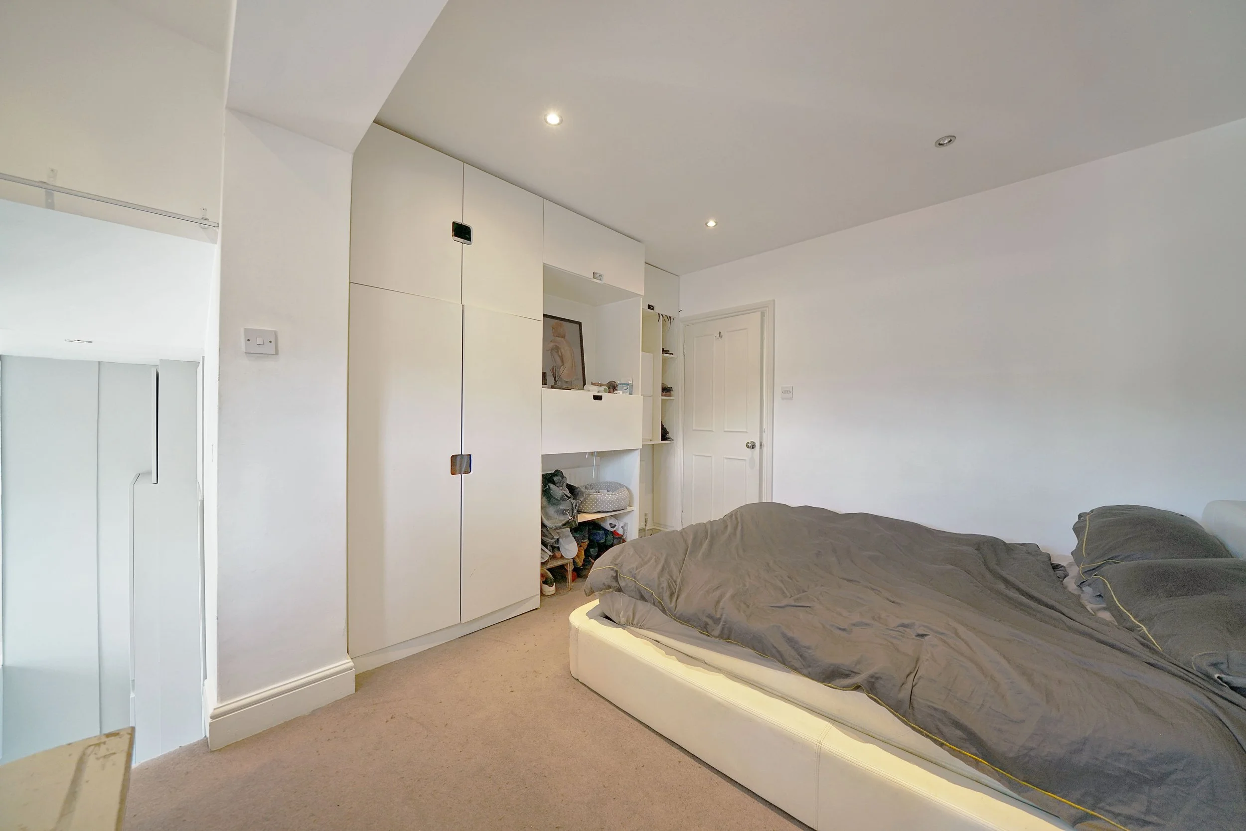 Flat 2, 4 Barker Street - BThDYlBI5o0TSX5GTPue-min.jpg
