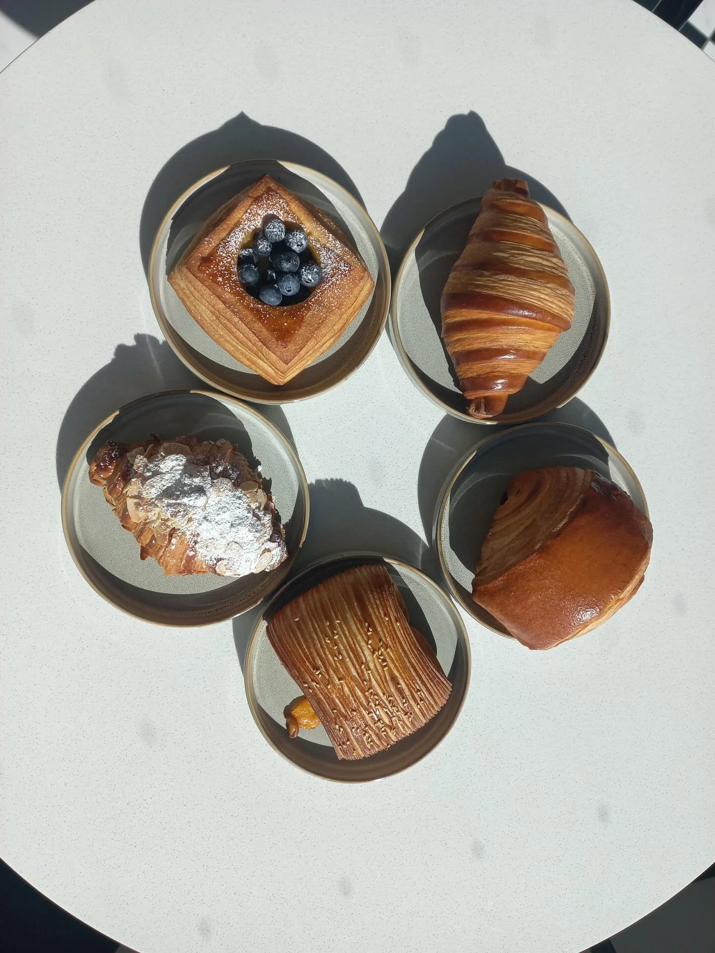 Mornings at Fleur De Lys ☀️
Freshly baked, golden, and irresistibly flaky &mdash; just out of the oven.
Croissants, Danishes, and our signature viennoiseries are waiting for you.

Start your day the French way &mdash; with a cup of coffee and a butte