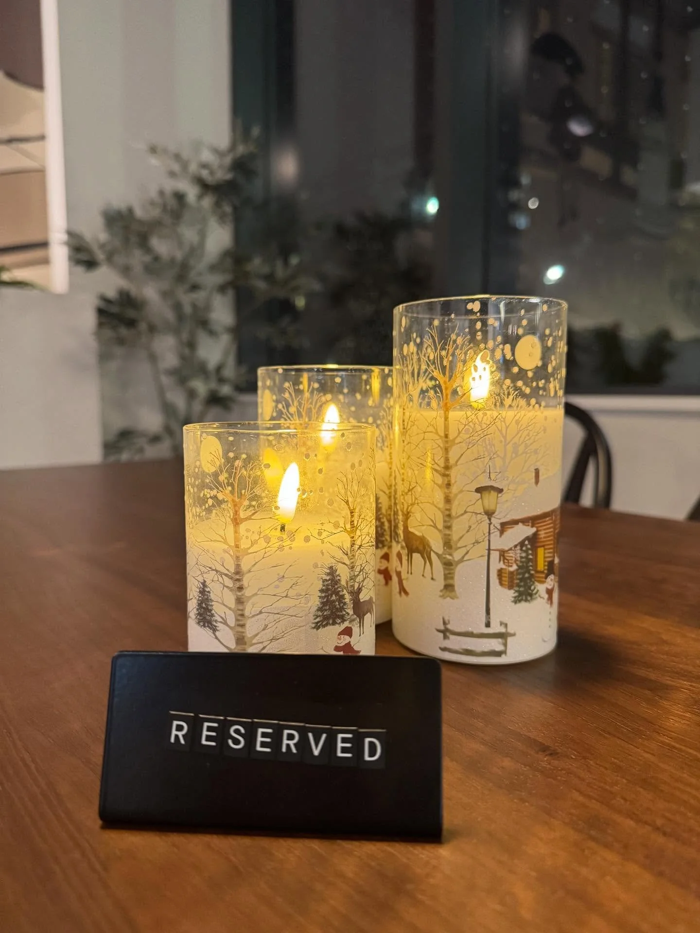 You asked &mdash; and we made it happen!
Fleur De Lys Bakery now has a large cozy table perfect for family gatherings, friendly meet-ups, and small celebrations 🕯️✨

Weekends get especially busy, so we&rsquo;ve started accepting reservations for thi