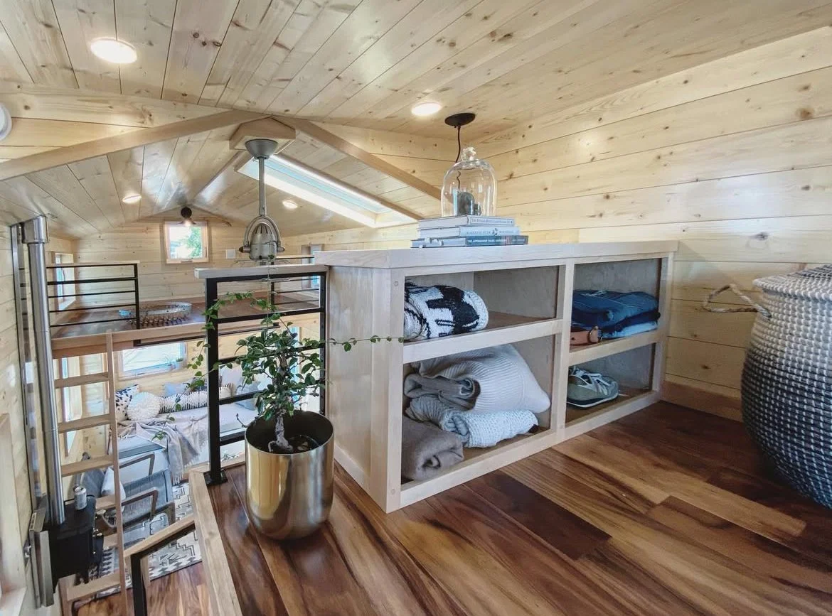 acacia floors with oak ceilings