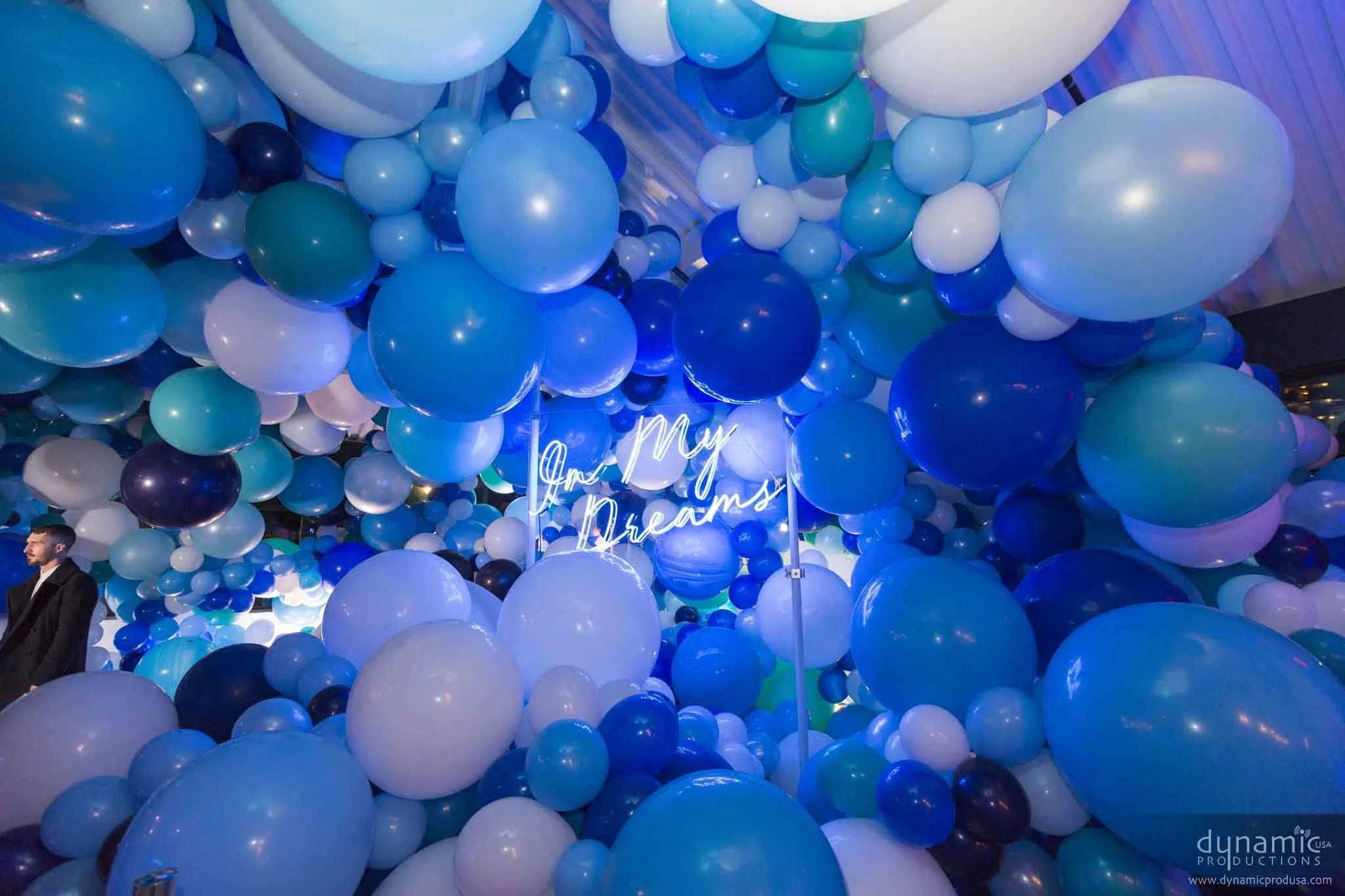 2017 - Taylor Swift LED Tunnel_08_lowres.jpg