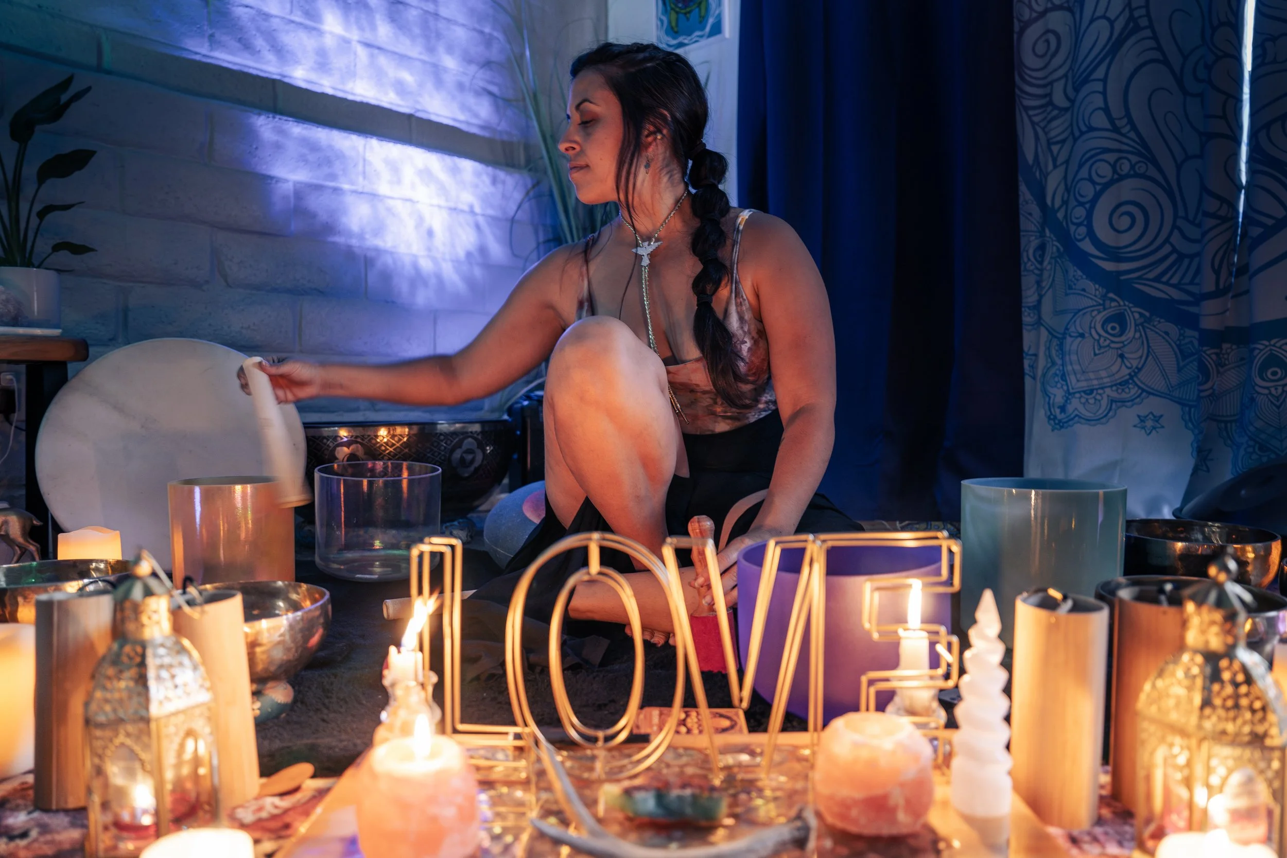 Love-Altar-Sinigng-Bowls-2.jpg