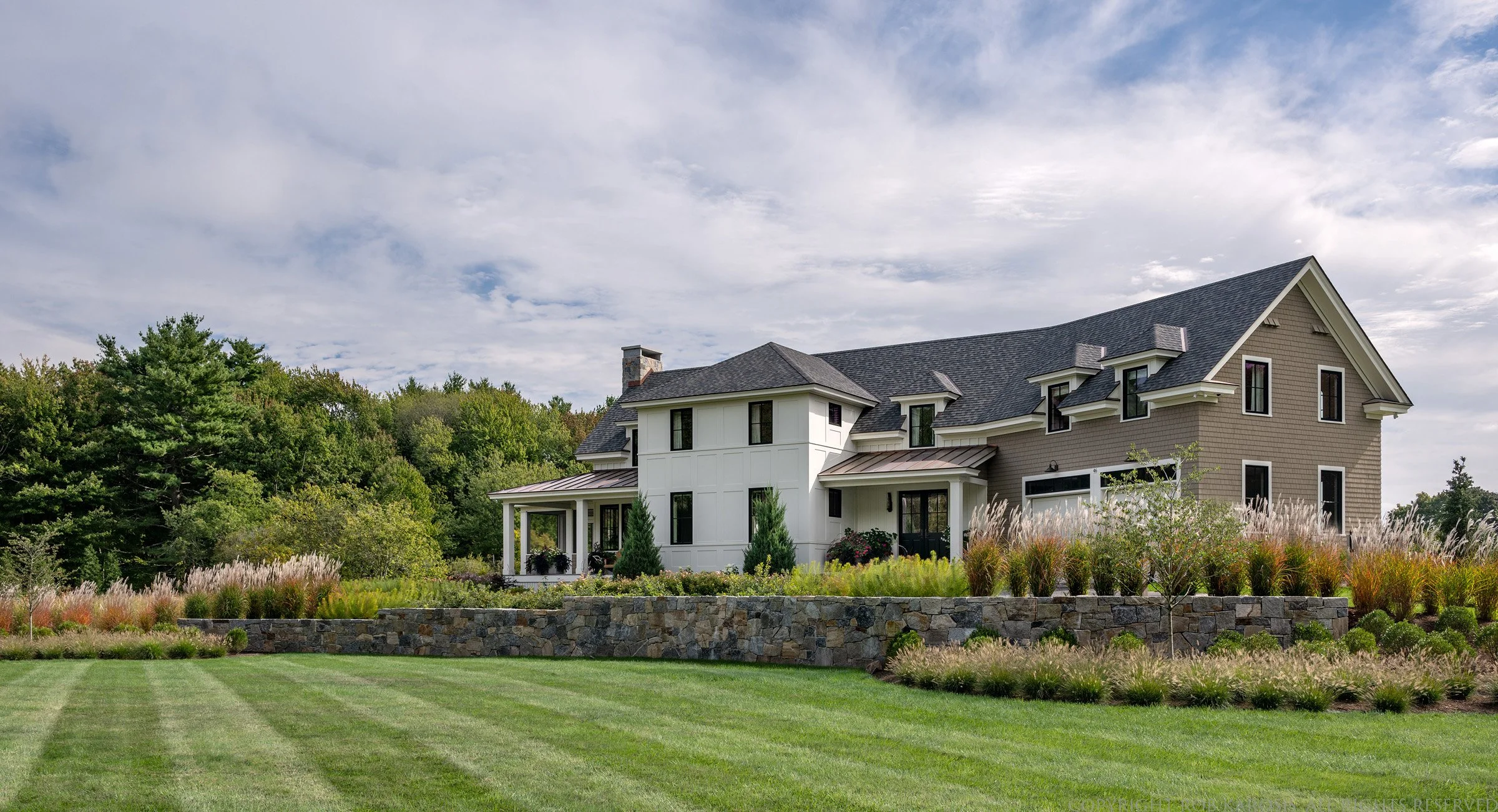 Meadow Residence features expansive meadowland, a beautifully integrated hardscape design, and a charming children’s playhouse. Thoughtfully crafted by Sea Laurel Landscape Architecture, this project blends natural New England beauty with functional,