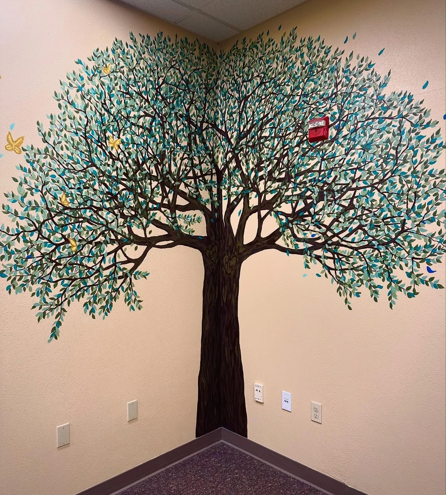 Can&rsquo;t wait to see this little reading corner all set up 
📘🌳📚
#mural #painting #artist #eugeneoregon #readingknook
