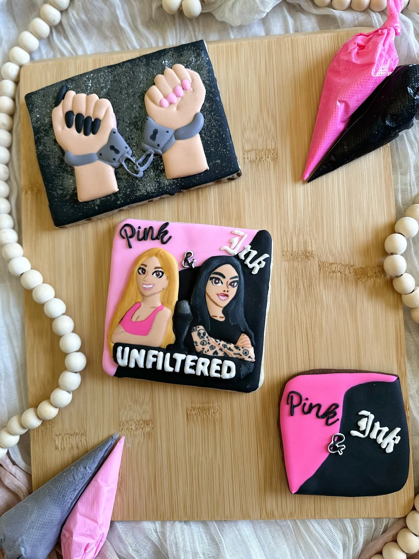 Happy launch day to @pinkandinkunfiltered podcast!! So excited to have a new and fun podcast to listen to!!! Congratulations @blytheisbooked &amp; @bookedbyashhh !!!🩷🖤 

If you haven&rsquo;t already, go check out their new podcast!! 

🏷️
#bookish 