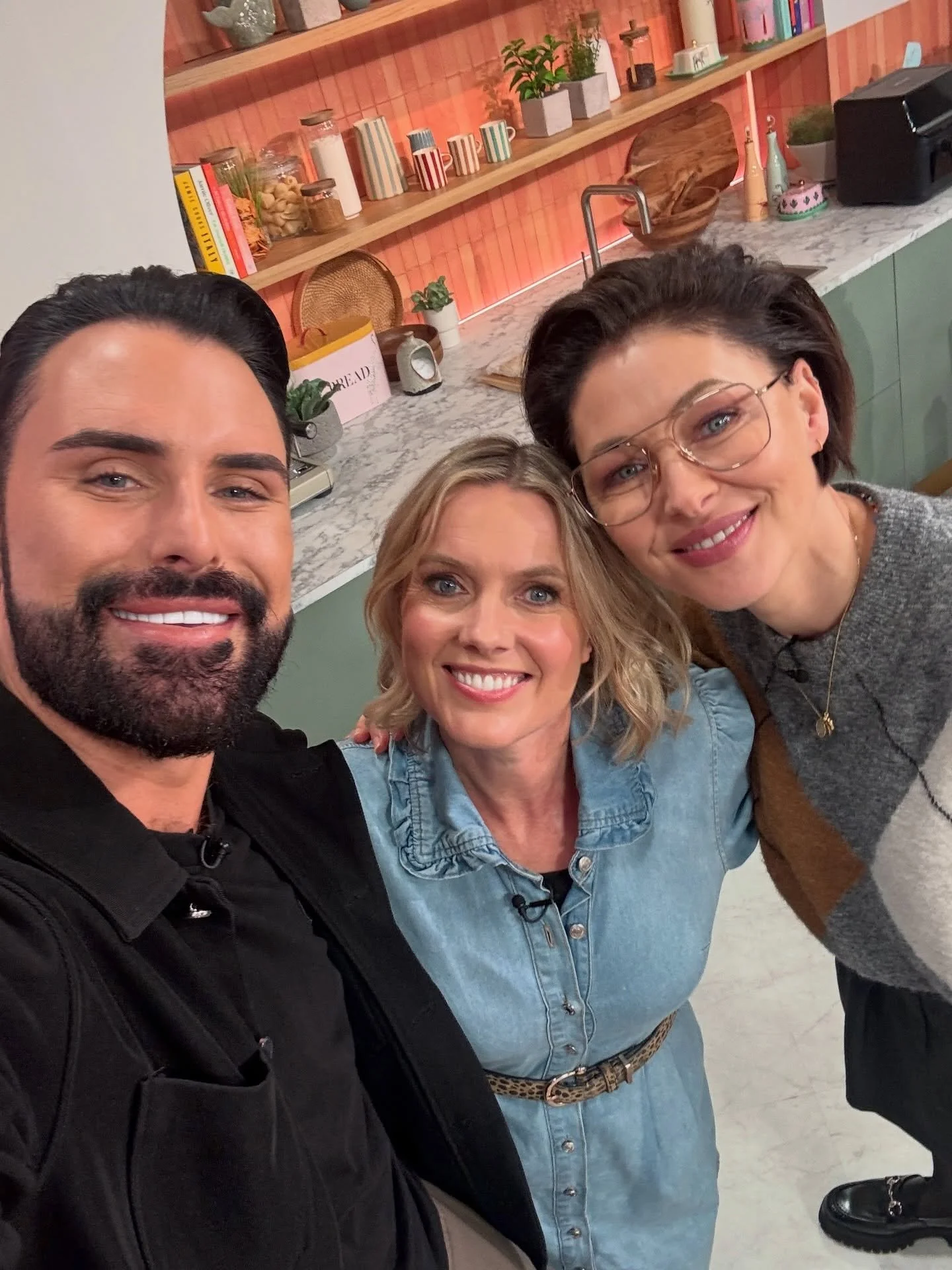 @thismorning with  @emmawillisofficial &amp; @rylan 🫶✨

Check out the delicious cheats Danish Pastries we made, so easy and perfect for the weekend baked in the air fryer! This recipe is from my book Air Fryer Baking Magic 👩&zwj;🍳

3 flavours, so 