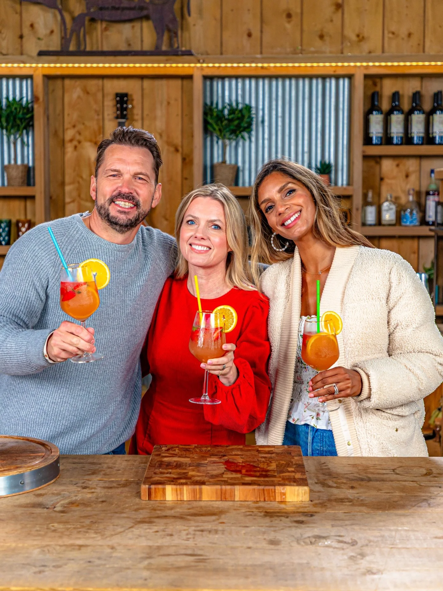 @julietsear Pics from  on Jimmy and Shivis Farmhouse Breakfast Show, @jimmysfarm @shiviramoutar such fun! Did you catch the show? And yes, I am cheese mad 🤣 not that it&rsquo;s a secret 🥰 

If you&rsquo;d like the  Cake Recipe it&rsquo;s below 🥰✨
