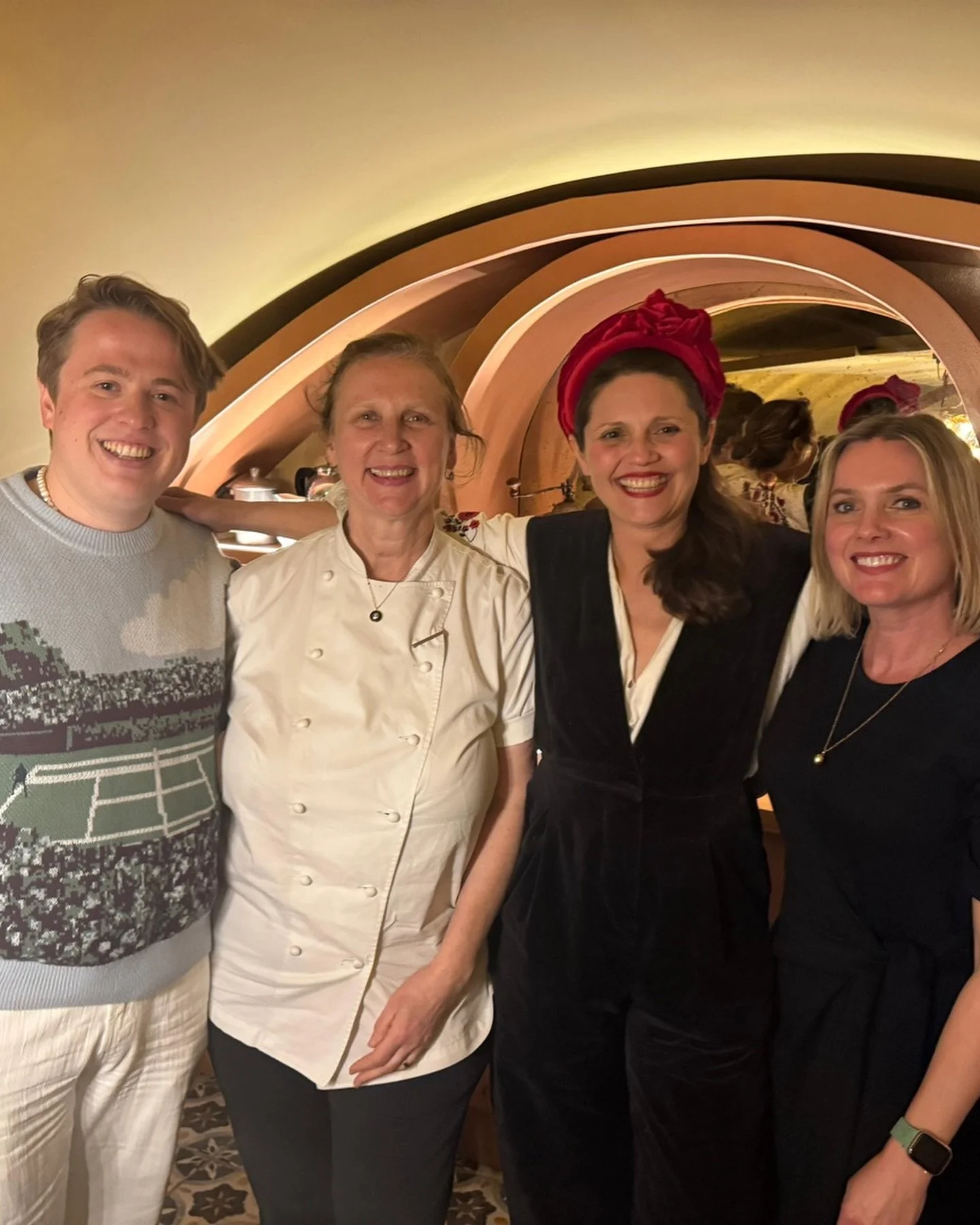 What a wonderful experience! I was invited along to @cafemurano in Marylebone to preview and celebrate @angelacooking @ascotracecourse menu 🐎👌🍝 

The food was, of course outstanding, delicious and creative ✨👌 It was wonderful to chat with Angela,