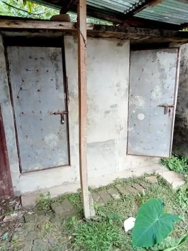 New girl's toilet.