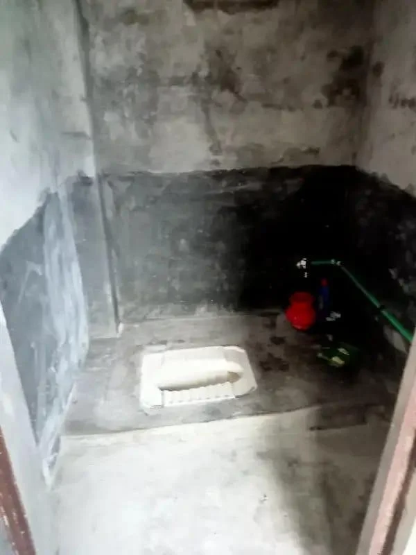 New girl's toilet.
