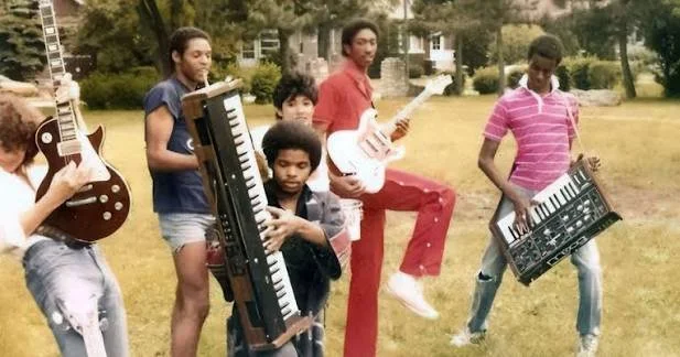 BLACK/GAY/stuck at home: MOVE YA BODY