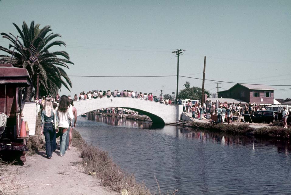 canalsdirtpathvenice.jpg