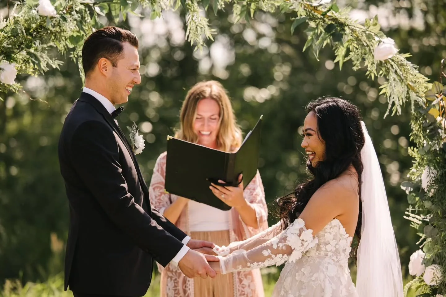 Today I learned (from a groom who manages a northern grocery store) that a 6 pack of diet coke in Nunavut costs $87. Guess I won't be visiting 🥤

Thank you @cy.ganassin for sharing these beautiful ceremony shots by @jillcoursenphoto 🥰