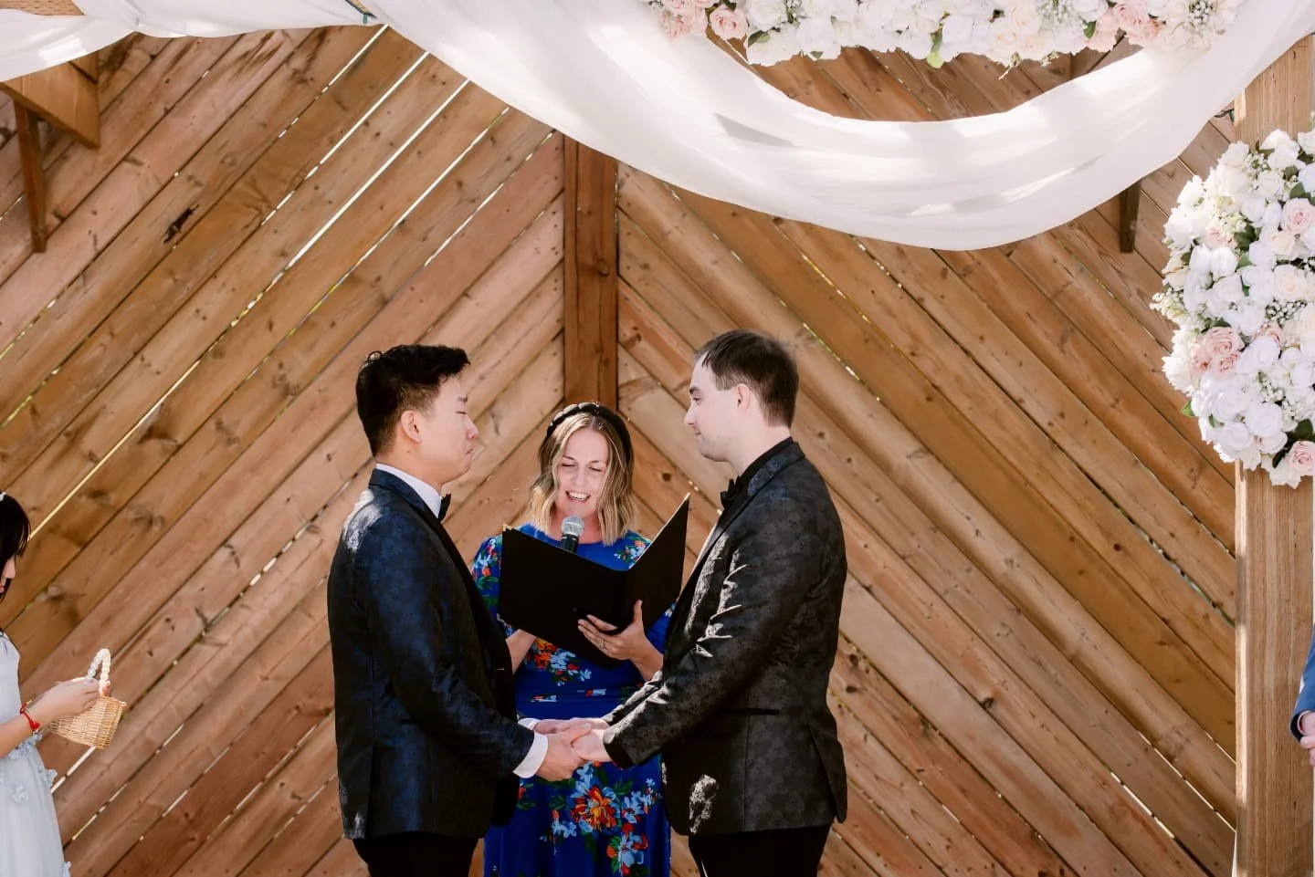 Warms my heart when couples share photos with me... especially from warmer days 💖 C &amp; C's special day with all the little thoughtful details, captured beautifully by @lifedotstyle