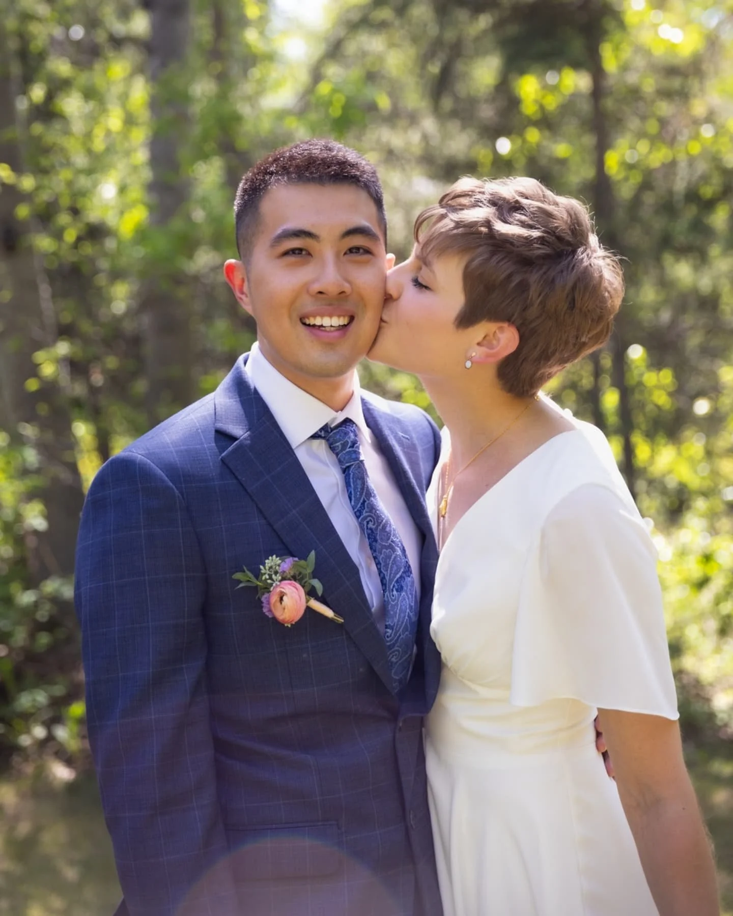 A beautiful backyard ceremony in a special place for this sweet couple, with family joining online from China &amp; across Canada as a special bonus&nbsp;🌏❤️