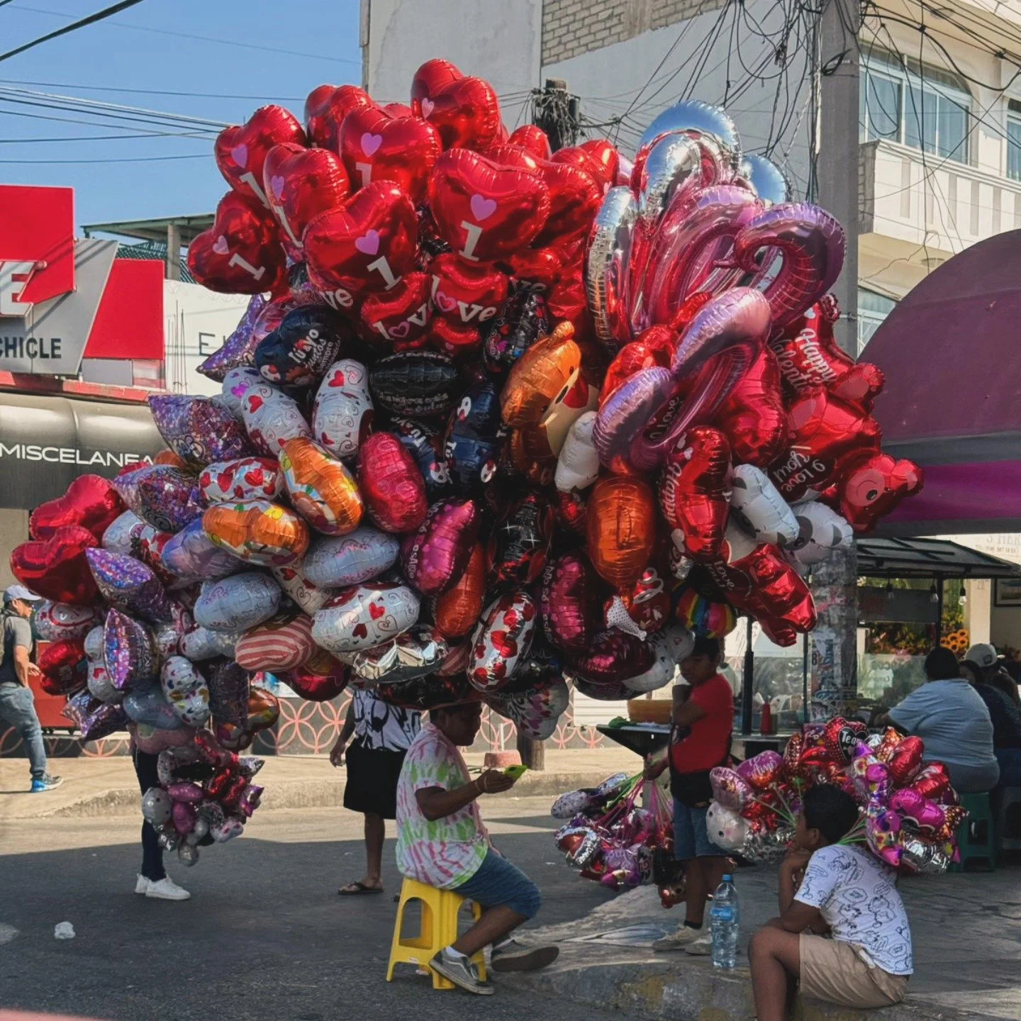 On February 14 in certain areas of Mexico, couples can get married for FREE in group weddings organized by the government 💃  happy ❤️ day, celebrate all the love in your life today!!