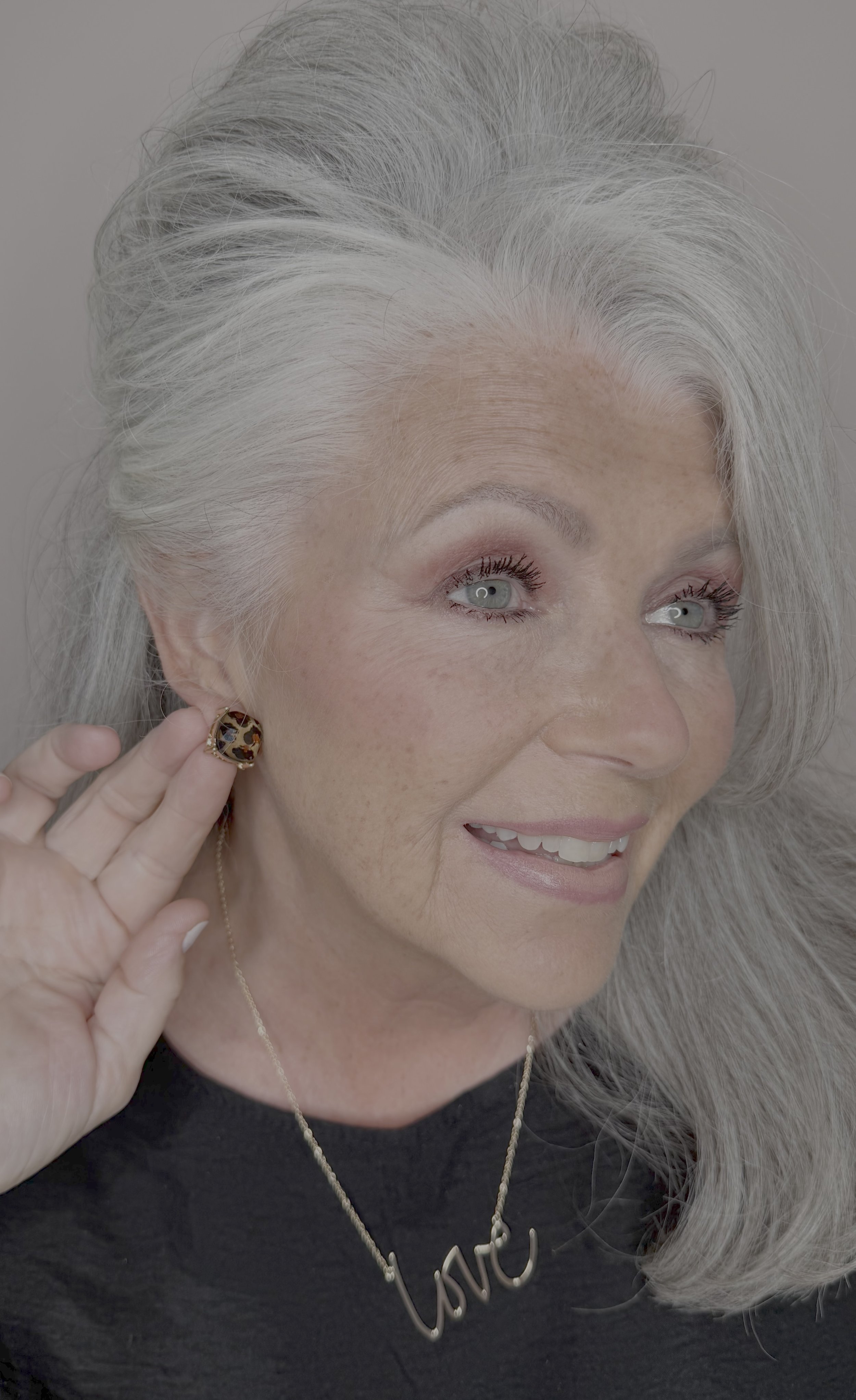 blingyleopardearring1.jpg