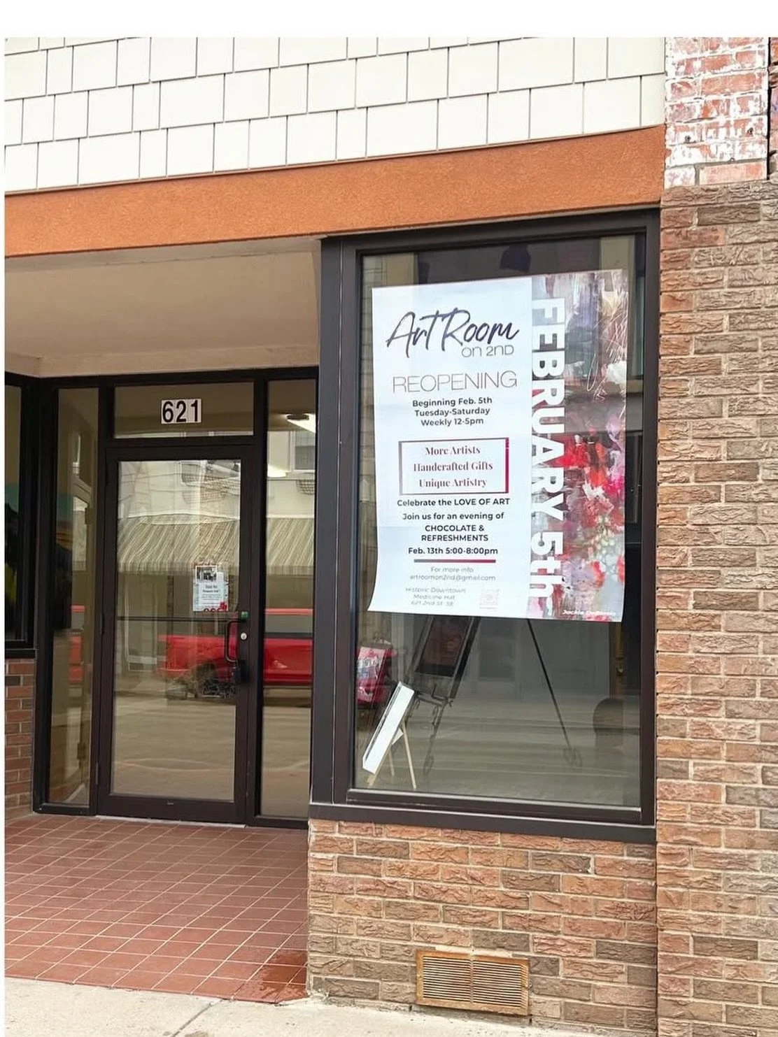 Have you seen our poster in the window Downtown #medicinehat ? 
We open in February 5th with the Grand Opening February 13th! ❤️
#albertaarts #southernalbertaartists #yxhartist #shopyxh