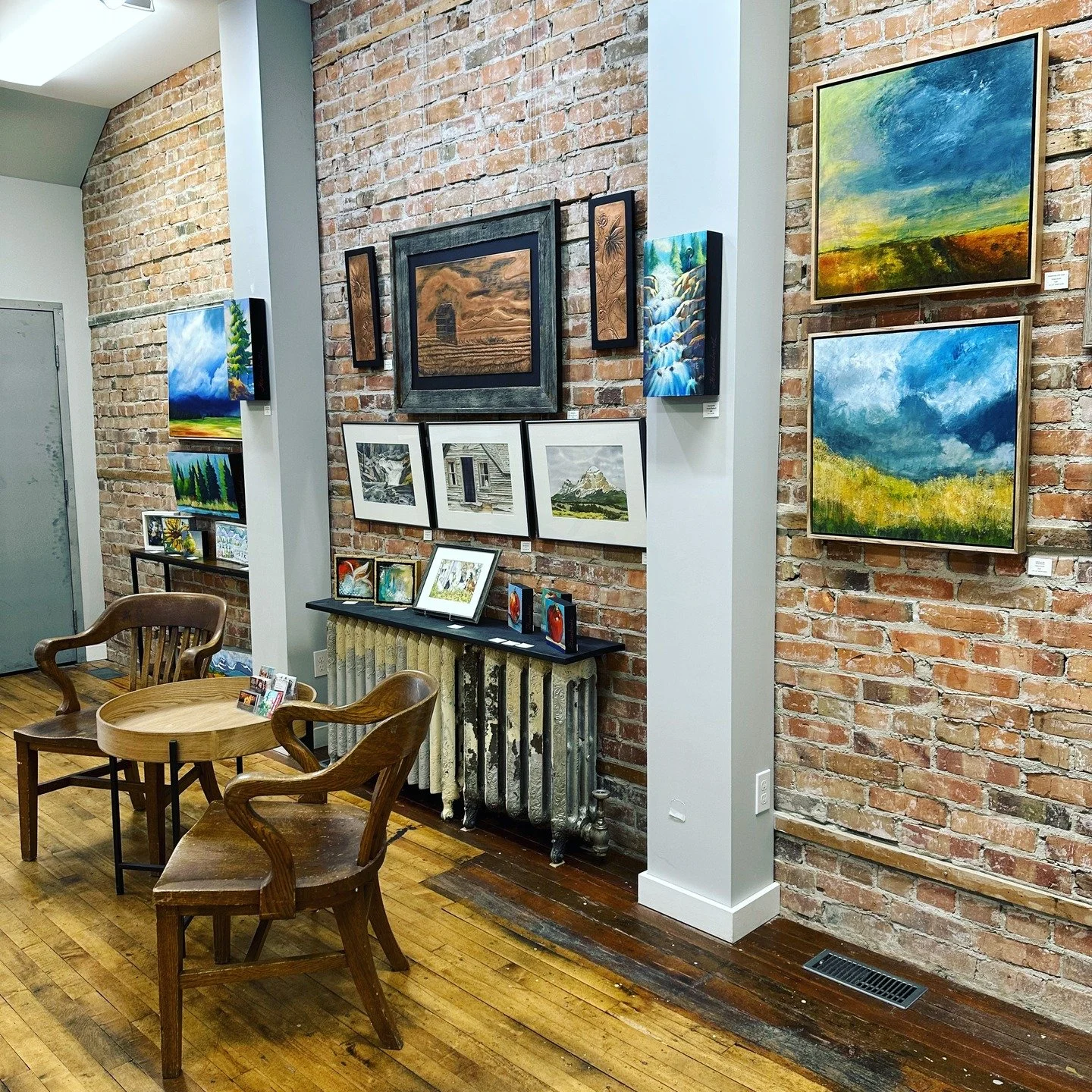 Well....TODAY is the BIG DAY of our new gallery space in Medicine Hat, Alberta. We will be opening at 12:00 PM and remain open until 5:00 PM.
Who will be the first to purchase new ART?
#artgallery #southernalberta #art #yxharts #artroomon2nd