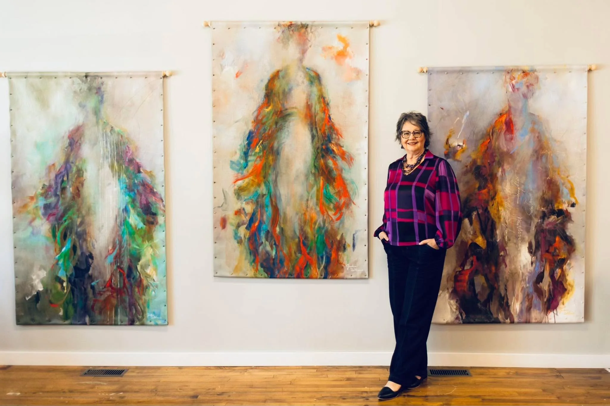 New exhibit at Art Room on 2nd explores the true self
BY MEDICINEHATNEWS ON MAY 6, 2026.
Article by Anna Smith 

Art Room on 2nd is celebrating one of its own with its second feature show, Remembrance, highlighting the works of Jackie DeBlasio.
DeBla