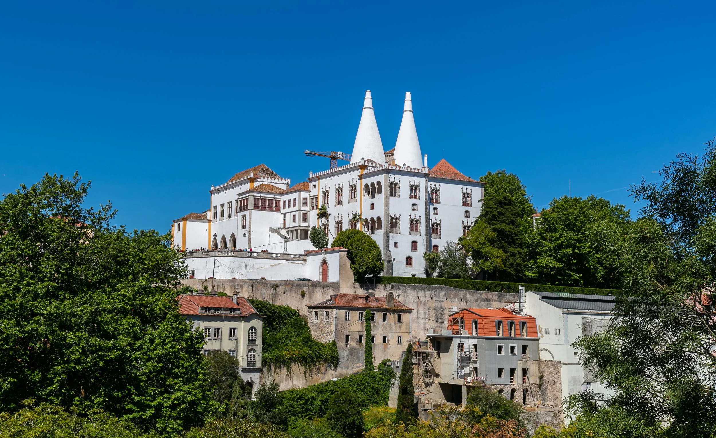 Palacio_Nacional,_Sintra,_Portugal,_2019-05-25,_DD_03.jpg