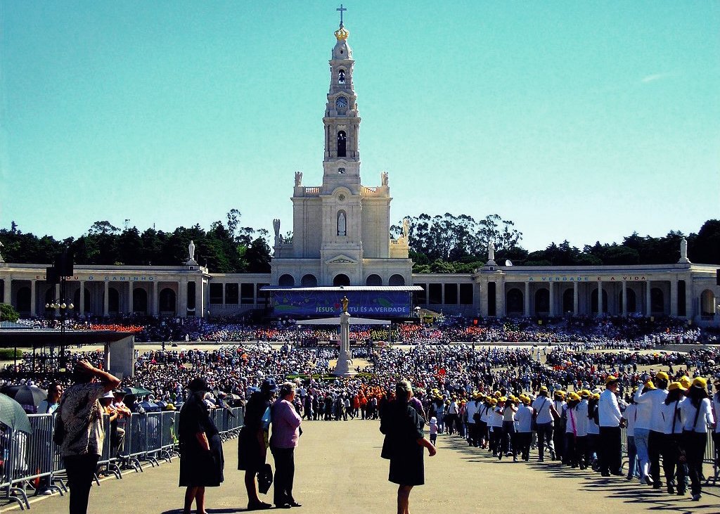Santuário_de_Fátima_(cropped).jpg