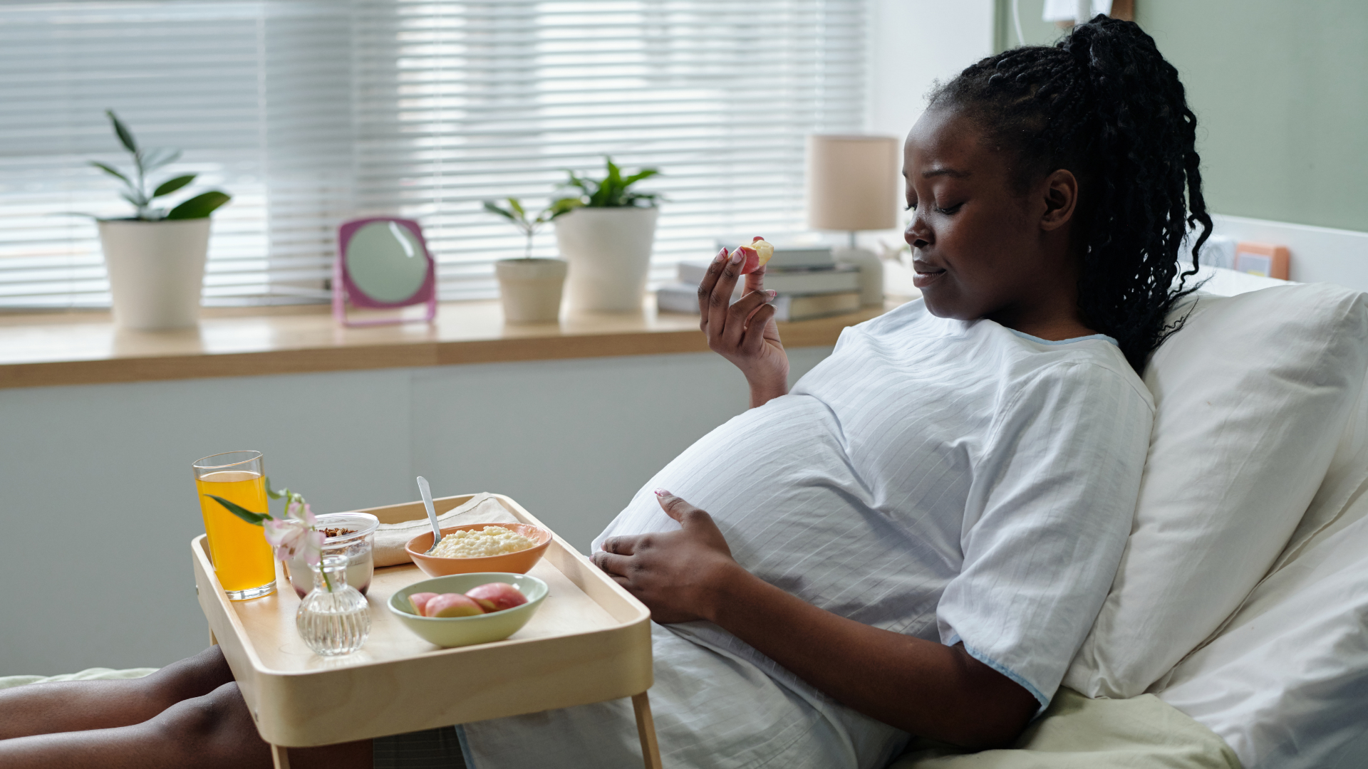 Postpartum Recovery: 6 Post-Hospital Essentials