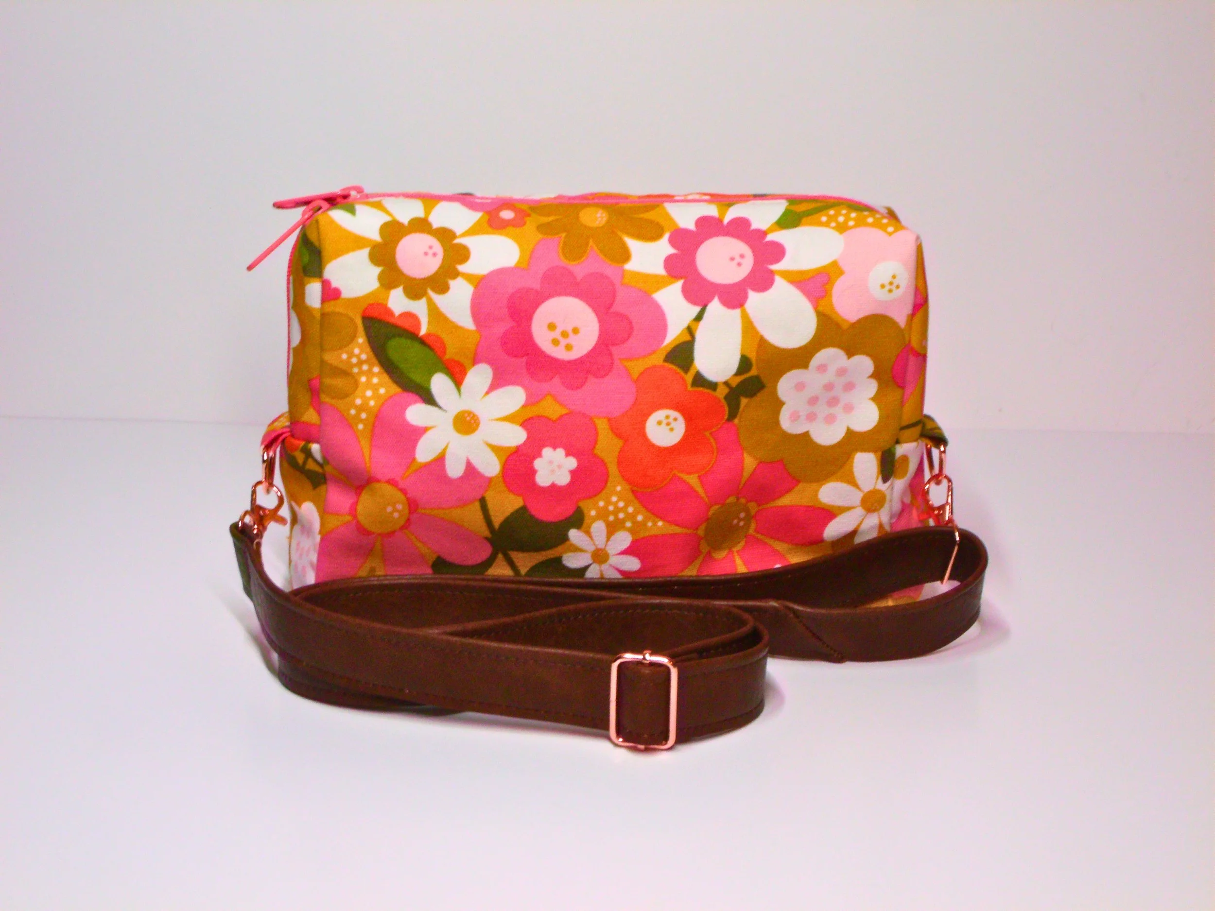 Lisa Retro Gold Front.jpg