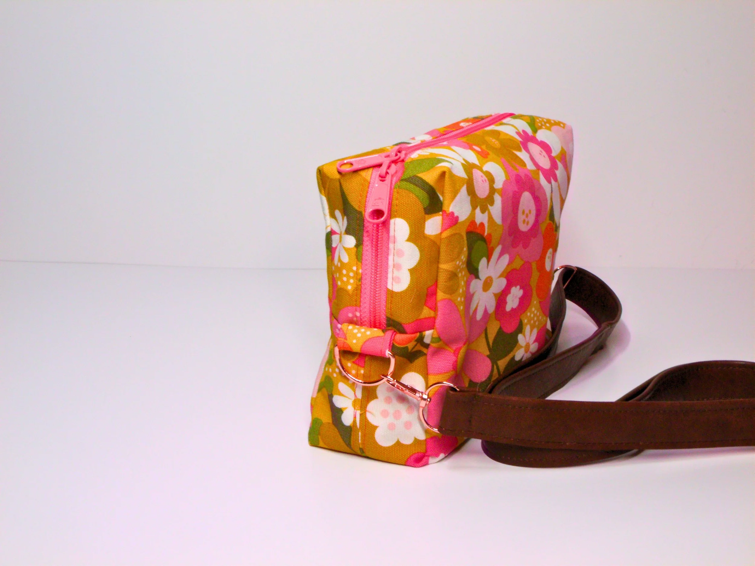 Lisa Retro Gold Side.jpg