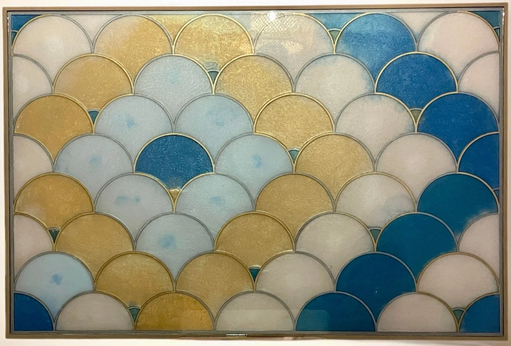 Oceani: The One That Shines
2022 · 130 × 90 × 8 cm
Resin, pigments, wood and gold pigments.
Gentle tones and gold contours explore individuality, harmony and the quiet pursuit of personal growth.
Sold — shown as part of the artist’s portfolio. Enquir