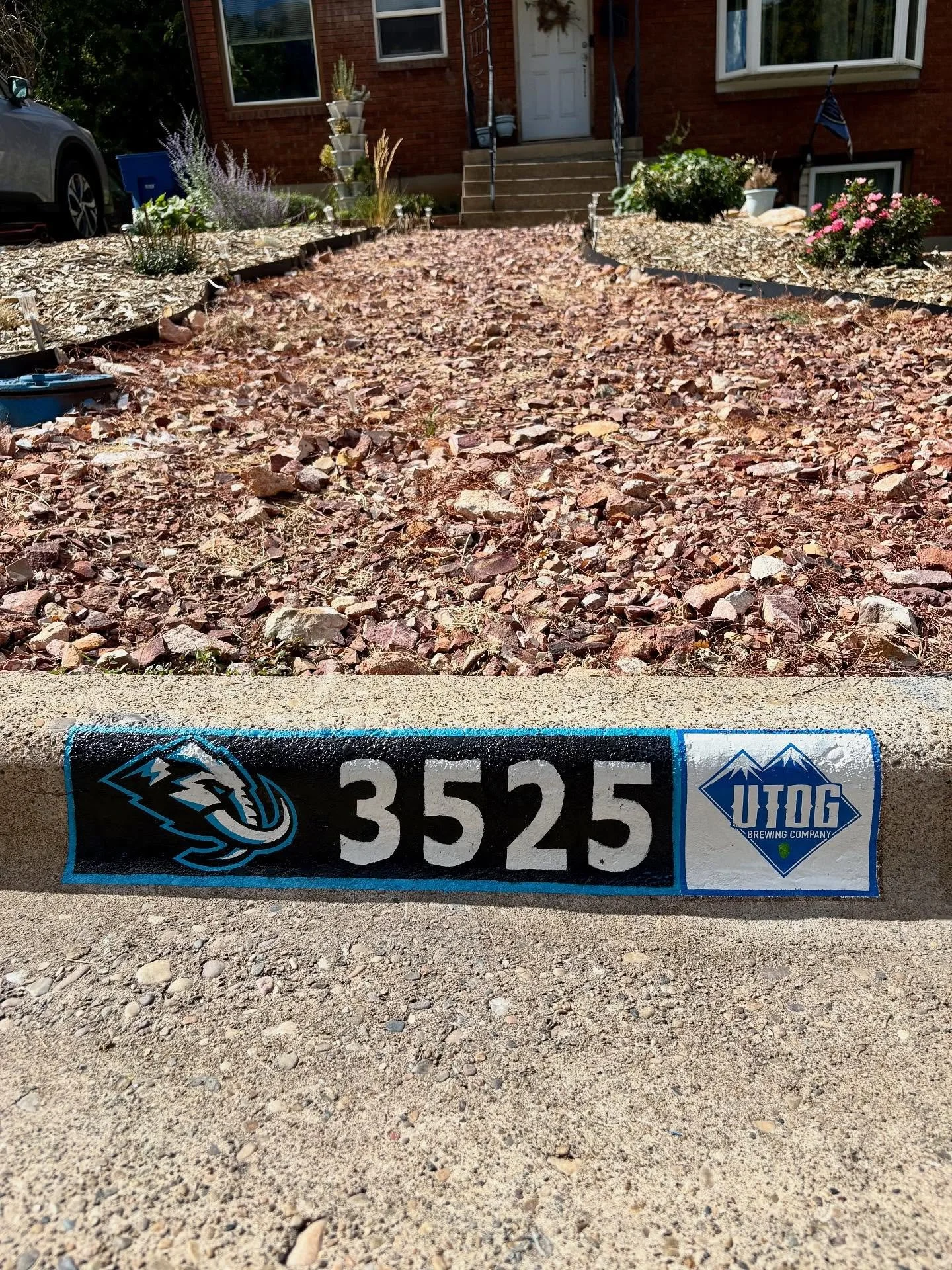 435curbpainting.com @utogbrewingco @utahmammoth #435painting #curbapeal #utah #cachevalley #ogden